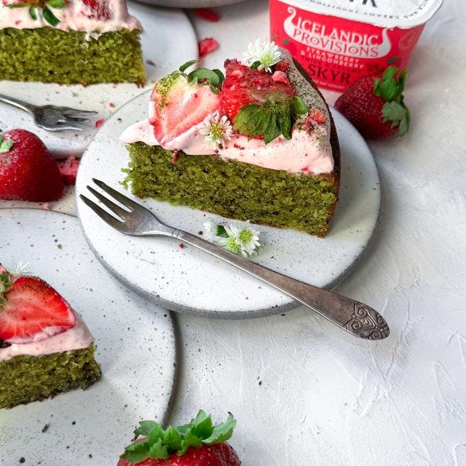 Cover Image for Matcha Snack Cake with Whipped Strawberry & Lingonberry Skyr