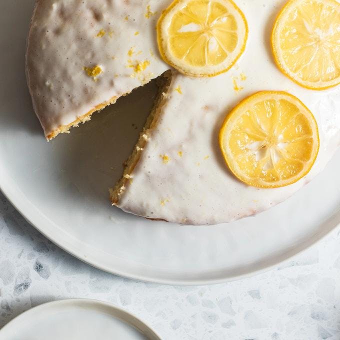 Cover Image for Lemon Skyr Glazed Vanilla Cake
