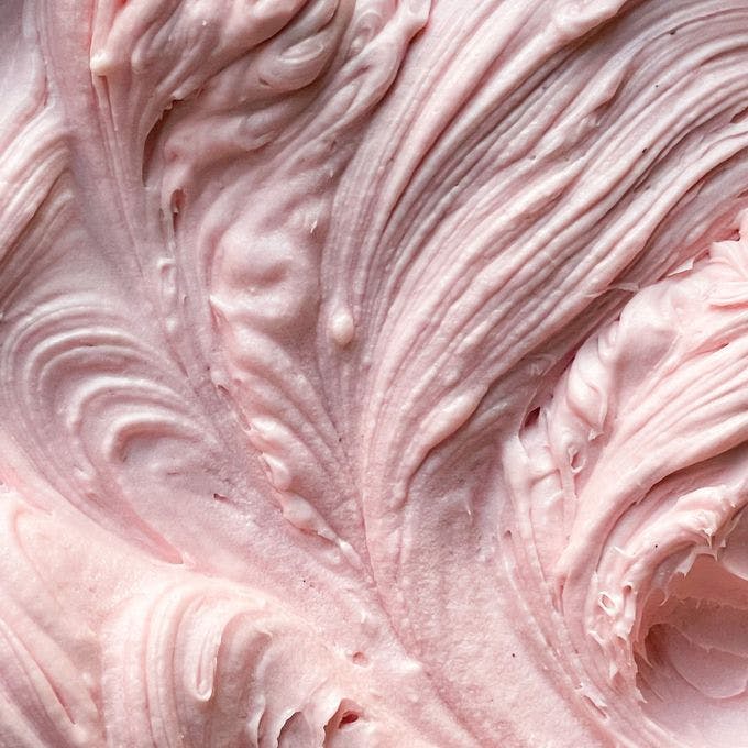 Cover Image for Extra Creamy Vanilla Bean Skyr Frosting